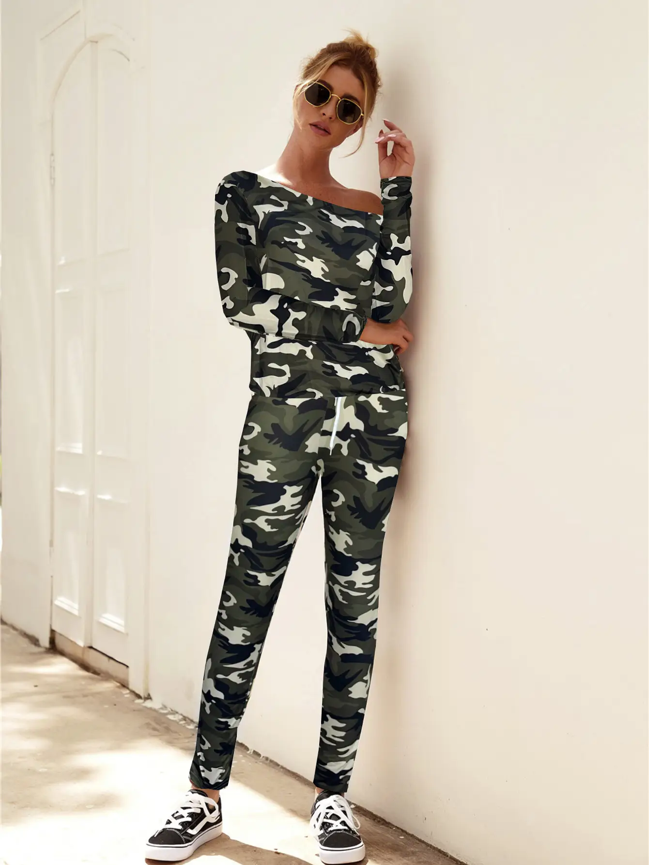 Camouflage 2022 Women's Long Sleeve Suit Black White — feature 5
