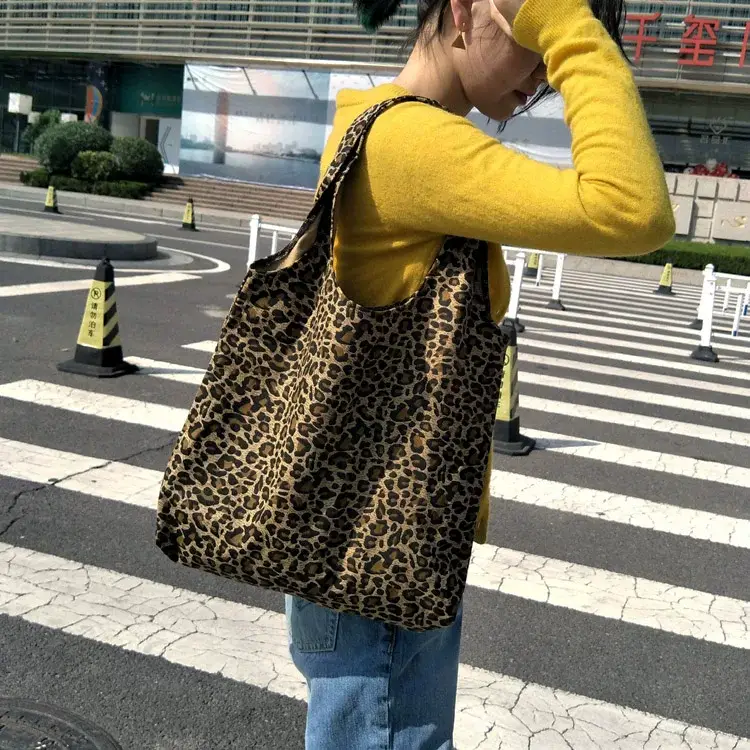 Leopard Print Women's Cloth Shoulder Bag Green — feature 18