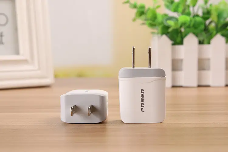 USB Mobile Charging Head 5V2.4A Power Adapter — feature 14
