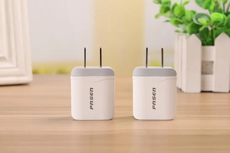 USB Mobile Charging Head 5V2.4A Power Adapter — feature 4