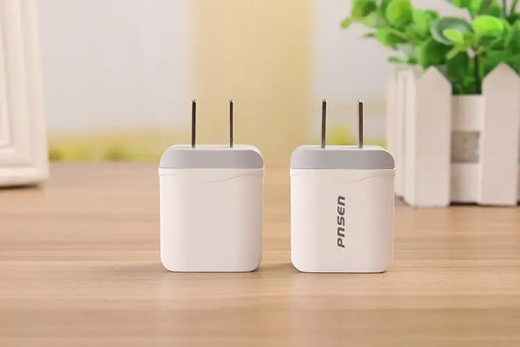 USB Mobile Charging Head 5V2.4A Power Adapter — feature 5