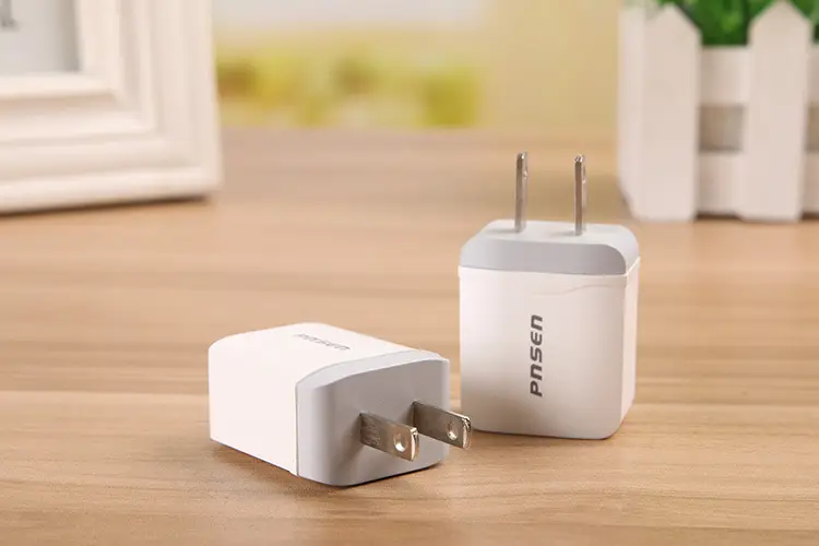 USB Mobile Charging Head 5V2.4A Power Adapter — feature 6