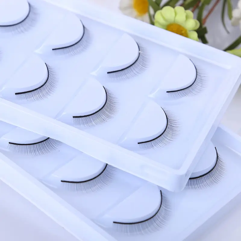 False Eyelashes for Beginners in Beauty Salons - Image 2