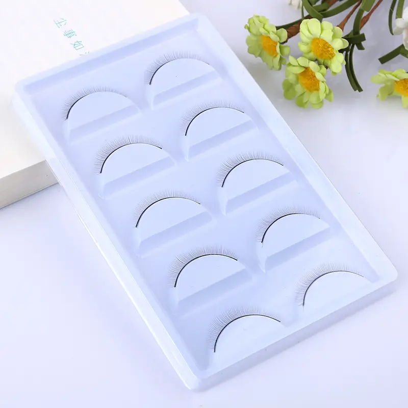 False Eyelashes for Beginners in Beauty Salons - Image 3