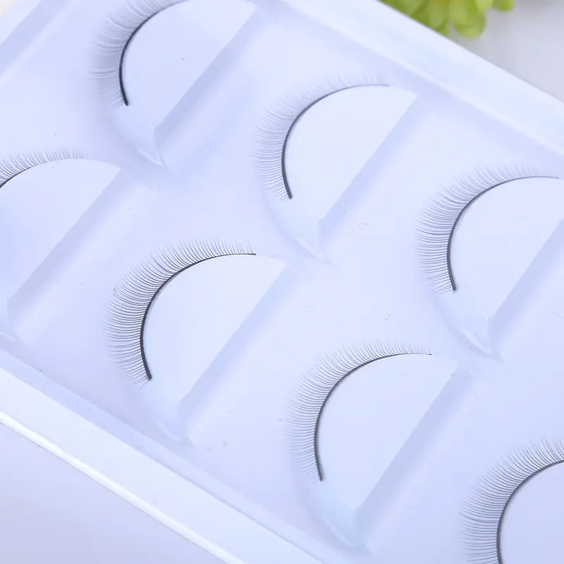 False Eyelashes for Beginners in Beauty Salons - Image 4