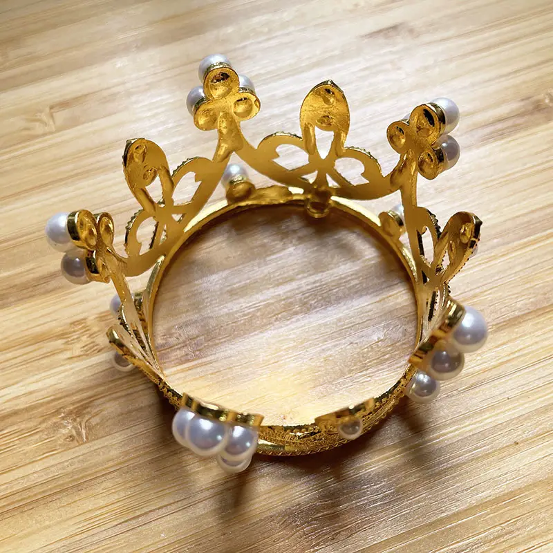 Silver Mini Crown Cake Decoration for Kids — feature 8