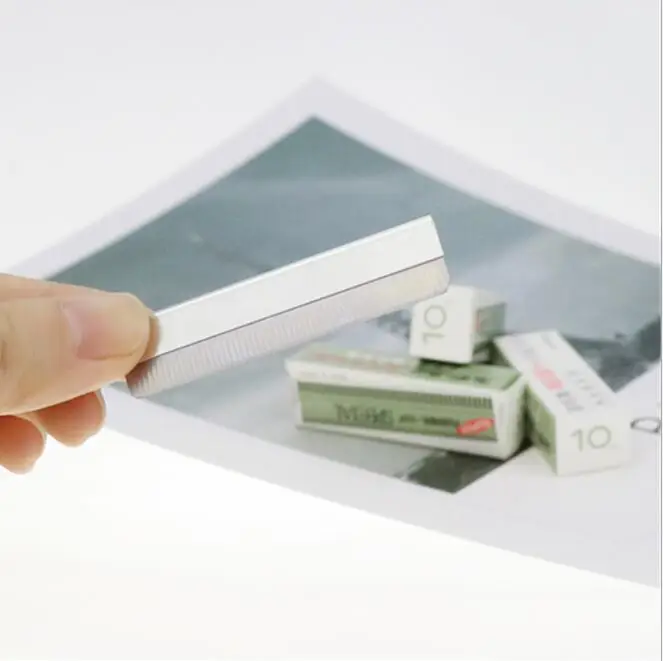 10-Piece Eyebrow Razor Blade Replacement Pack - Image 2