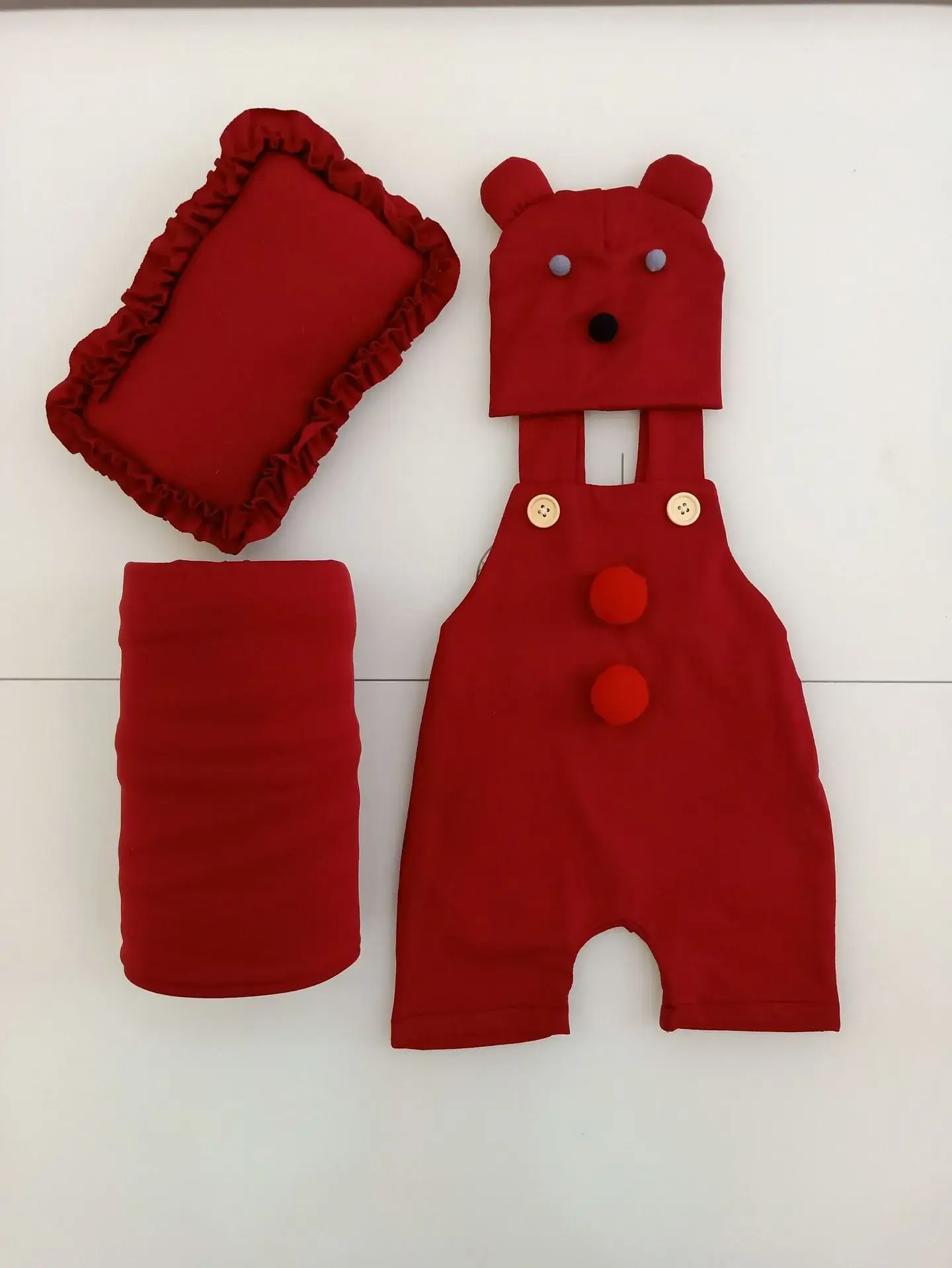 Newborn Full Moon Shooting Blanket Pillow + Hat + Clothes