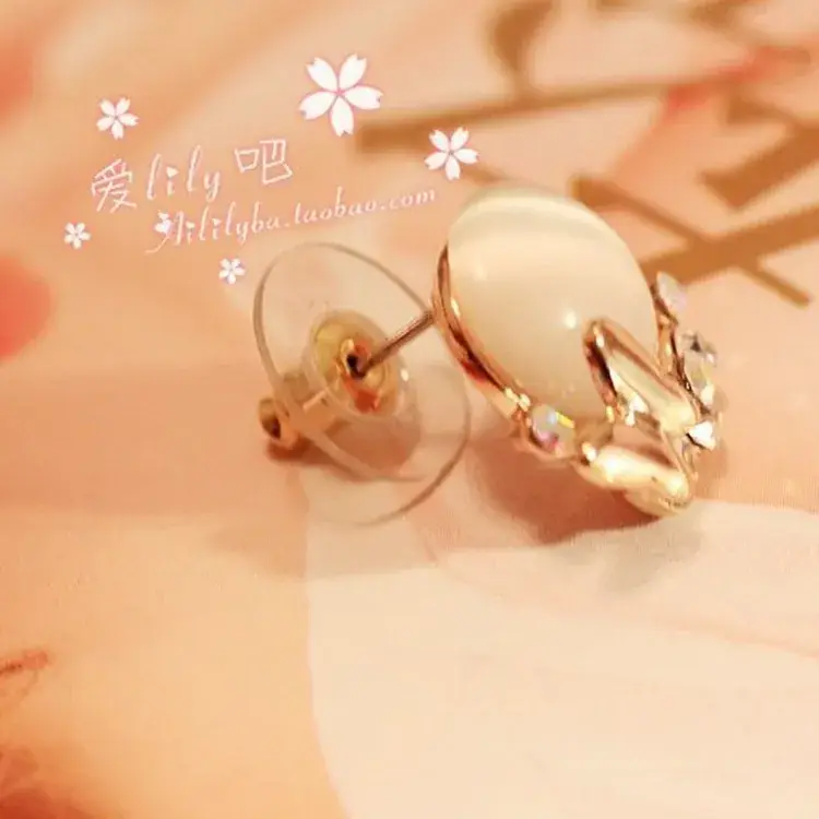Korean Bowknot Cat's Eye Earrings for Women - Image 2