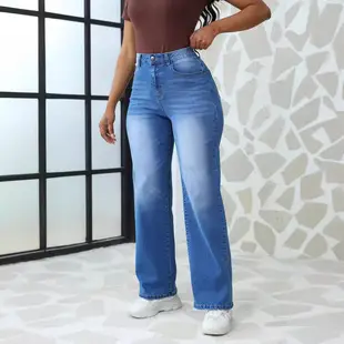 Women French New Style Buttoned Denim Shorts — feature 7