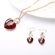 Bridal Pearl Feather Necklace for Women — feature 5