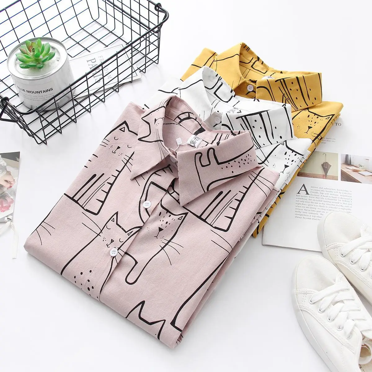 Vintage Cat Print Long Sleeve Women's Shirt — feature 3