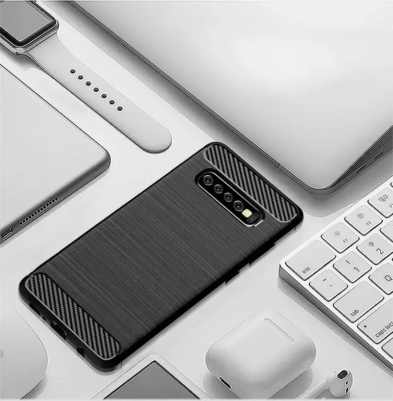Samsung S10 Plus Carbon Fiber Protective Case — feature 3