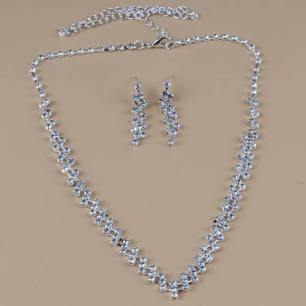 Silver Plated Rhinestone Crossbody Necklace 40cm Adjustable - Image 4