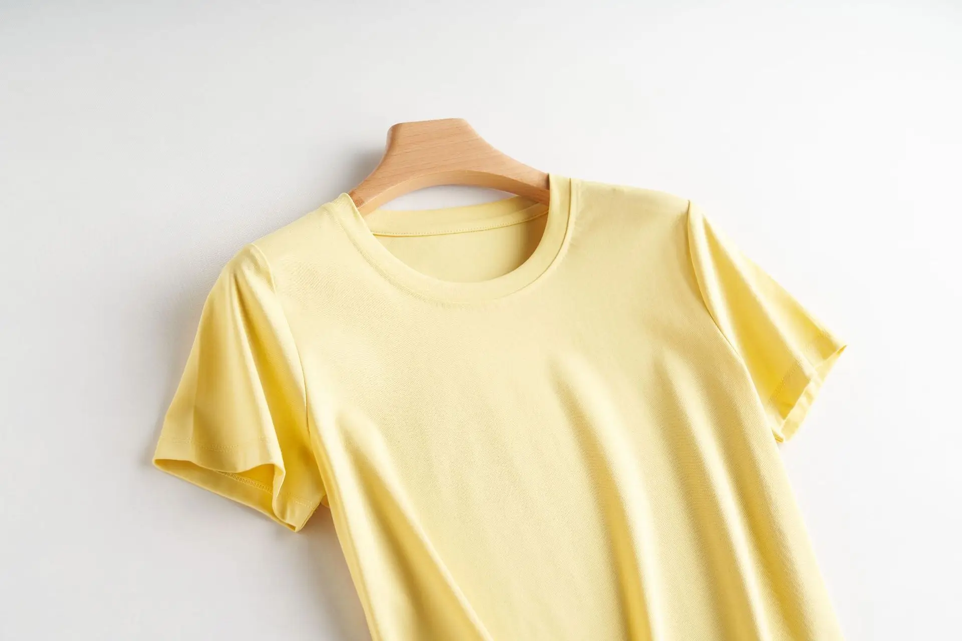 Lemon yellow "round neck"