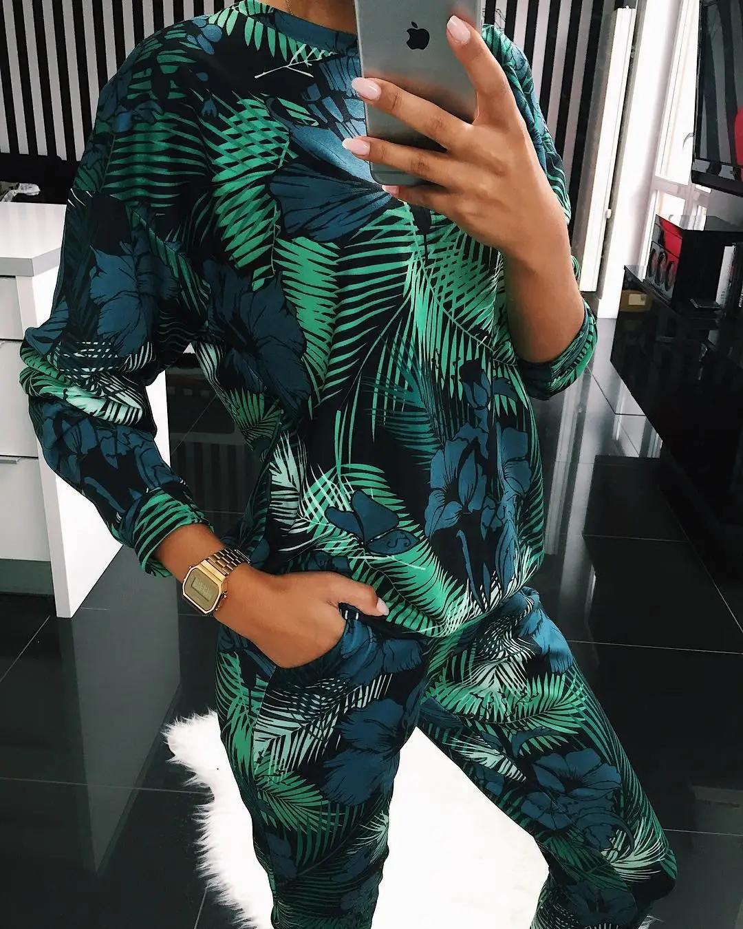 Multicolor Printed Casual Suit for Women Round Neck — feature 4