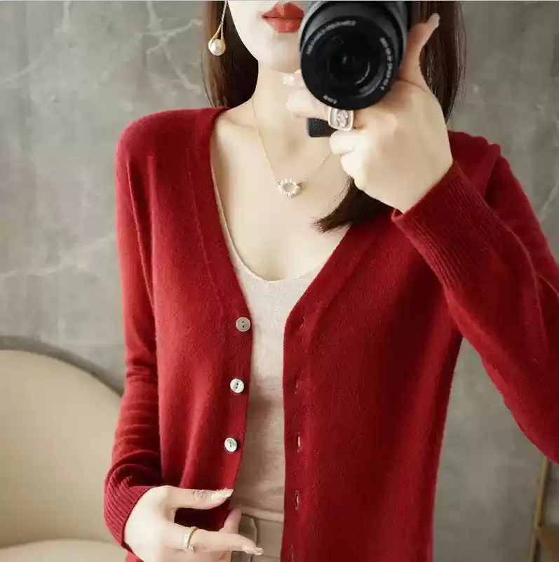 22 Spring Women's Long-Sleeved V-Neck Knitted Coat - Image 33
