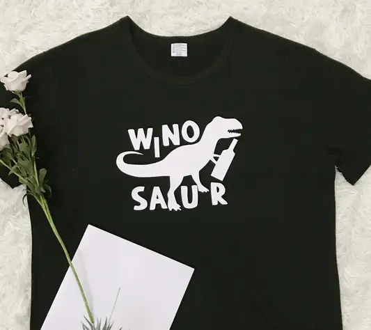 Wino saur T-shirt Black Short Sleeve - Image 2