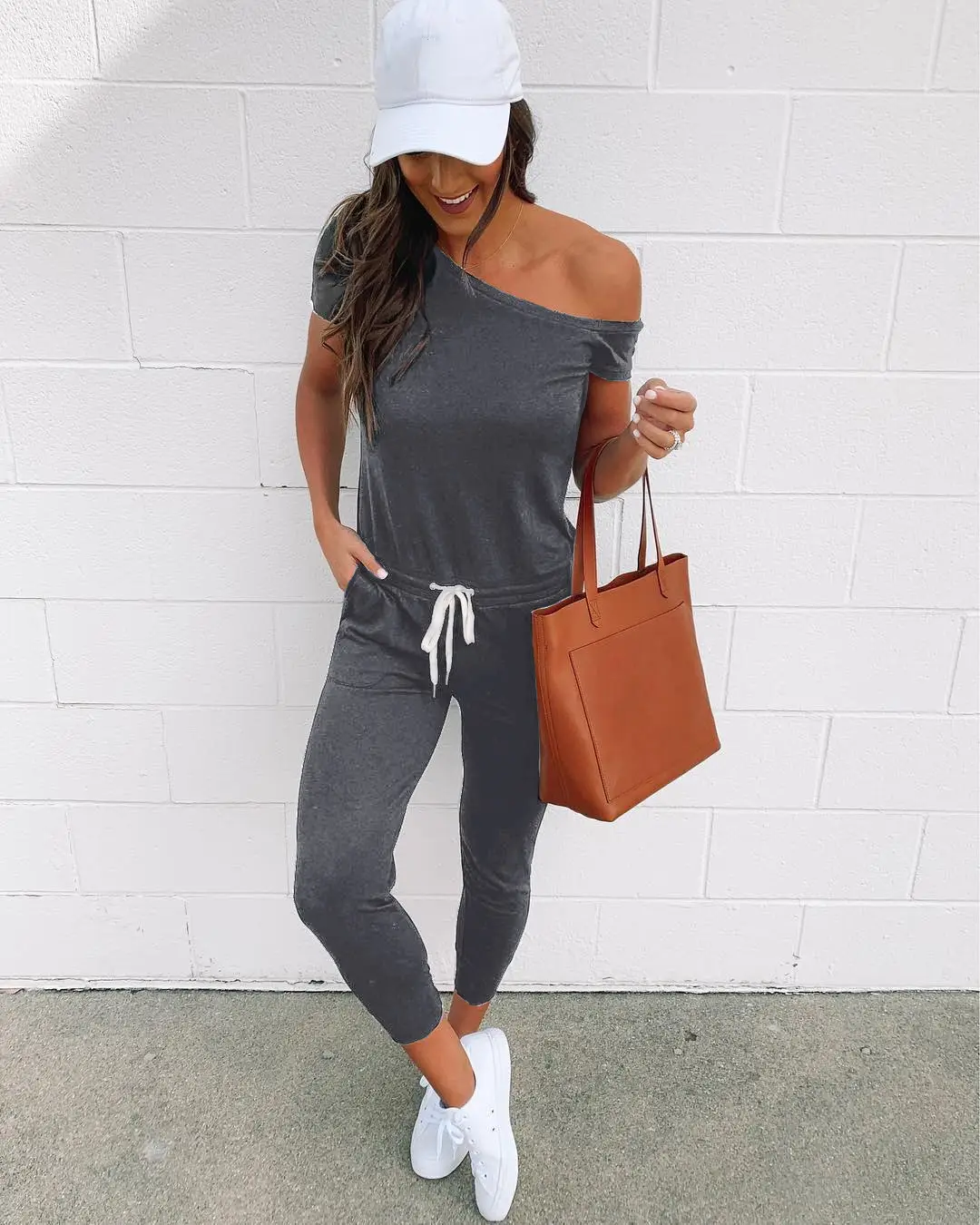 Off-Shoulder Grey Lace-Up Pants Set for Women - Image 3
