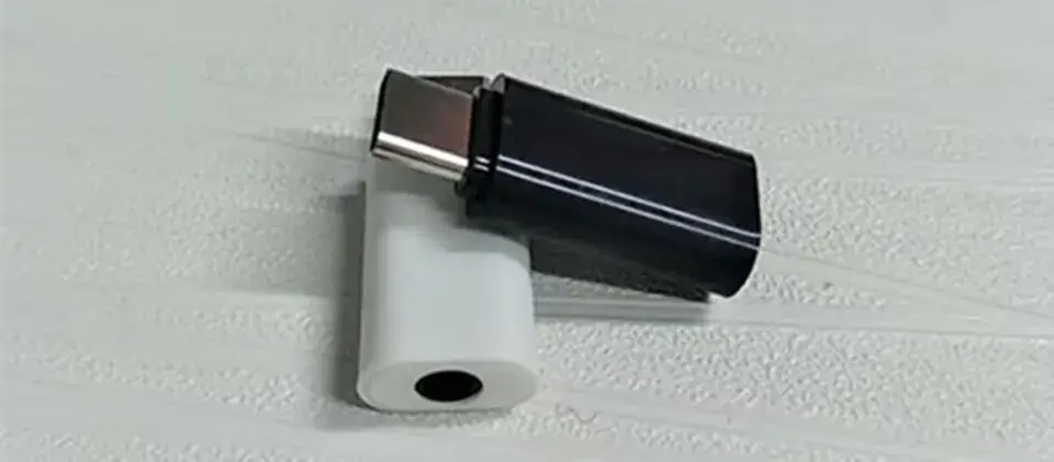 Type-C 3.5mm Audio Adapter White Black — feature 3