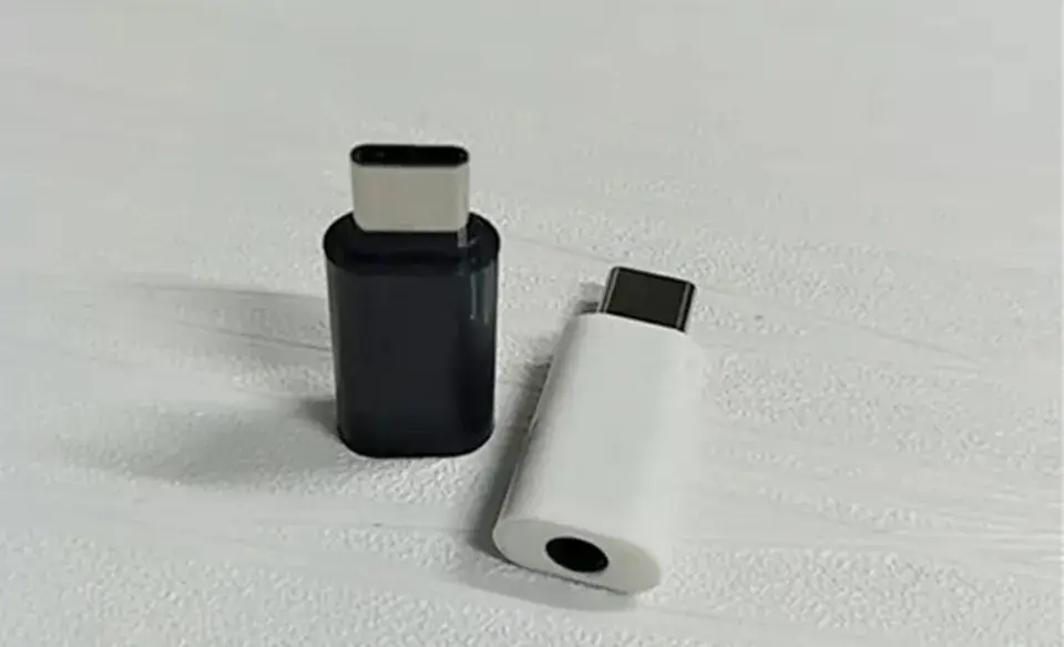 Type-C 3.5mm Audio Adapter White Black — feature 4