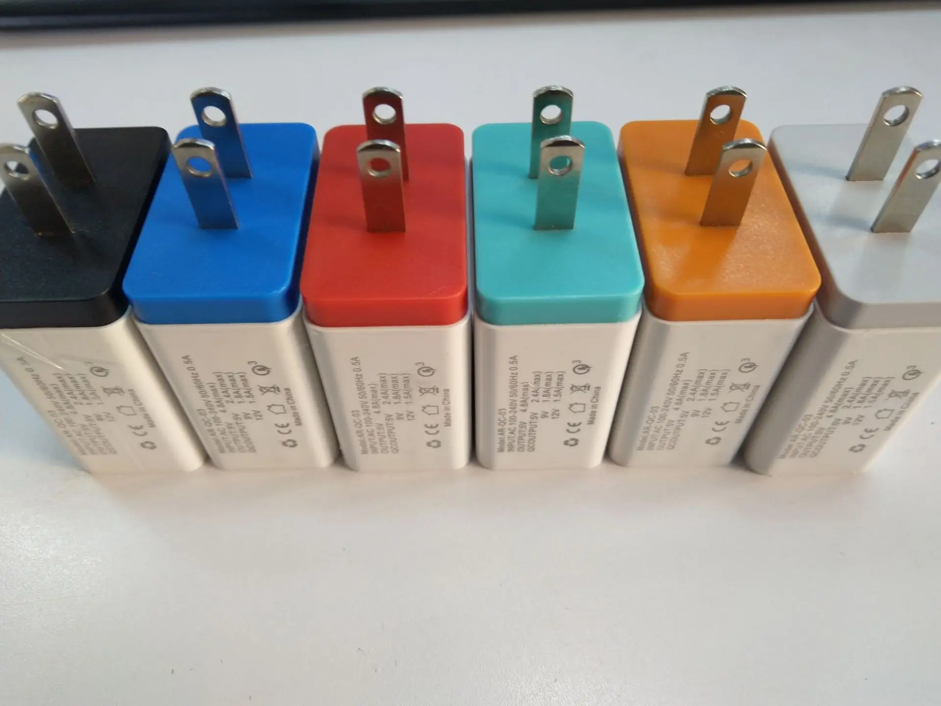 3A USB Travel Charger with 3 Ports European Gauge — feature 13