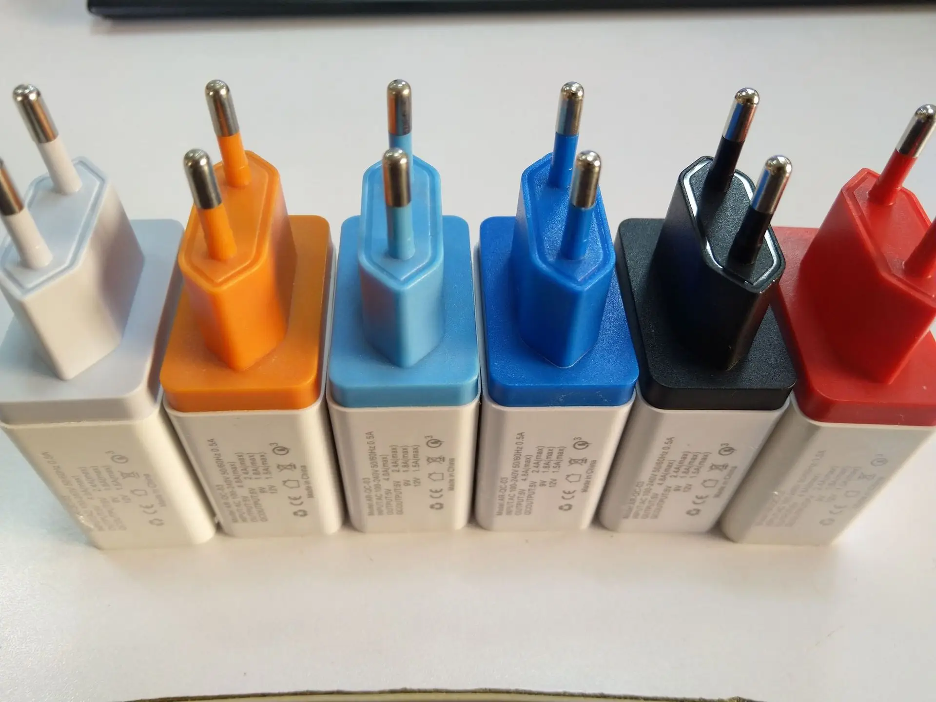 3A USB Travel Charger with 3 Ports European Gauge — feature 16
