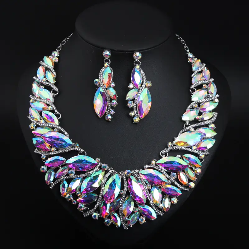 Green Crystal Bridal Necklace Earrings Set - Image 8