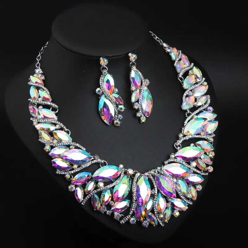 Green Crystal Bridal Necklace Earrings Set - Image 9