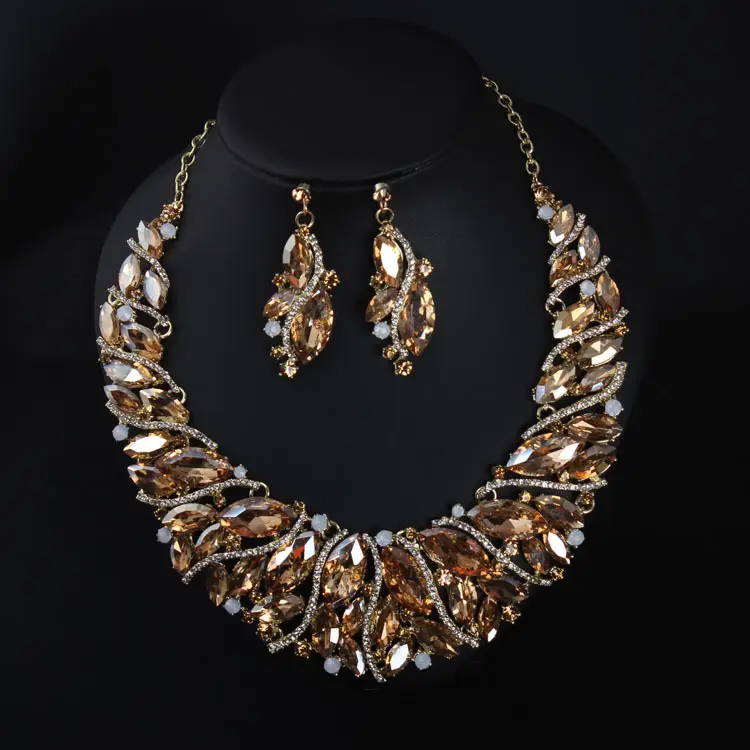 Green Crystal Bridal Necklace Earrings Set - Image 4