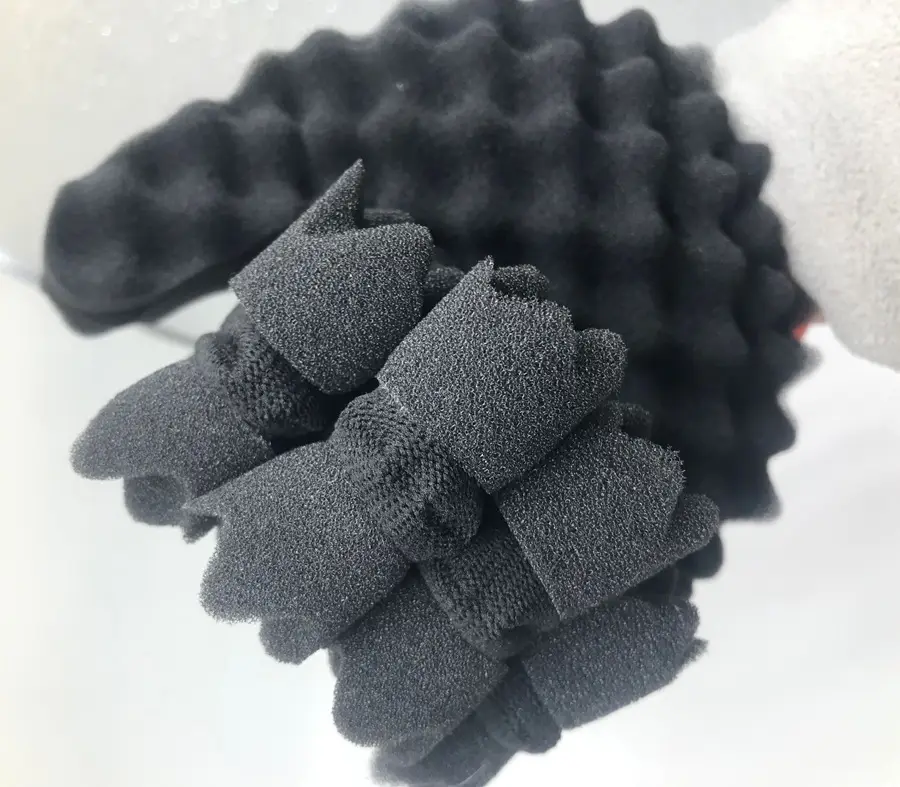 Black Curly Hair Sponge Gloves for Styling - Image 3