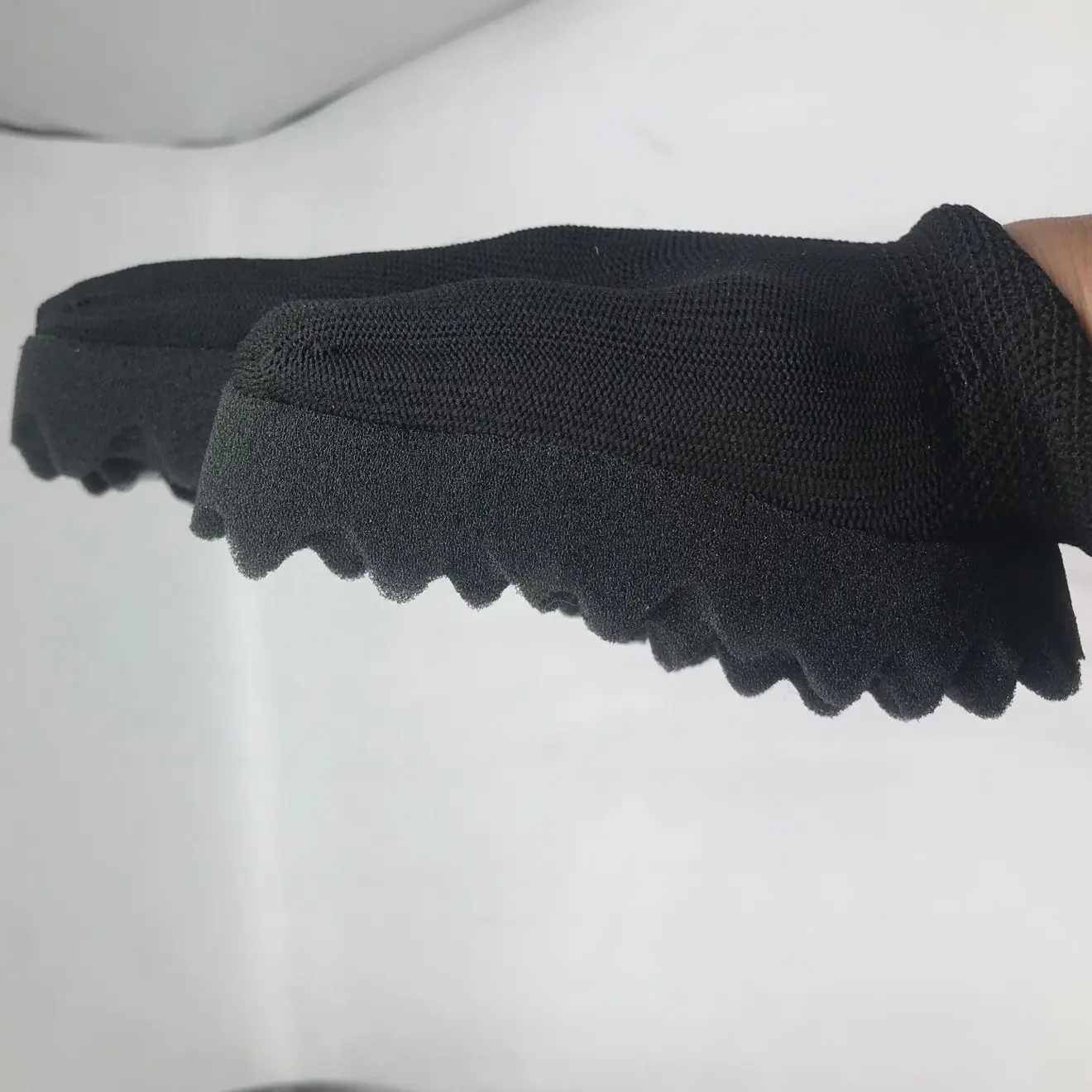 Black Curly Hair Sponge Gloves for Styling - Image 5