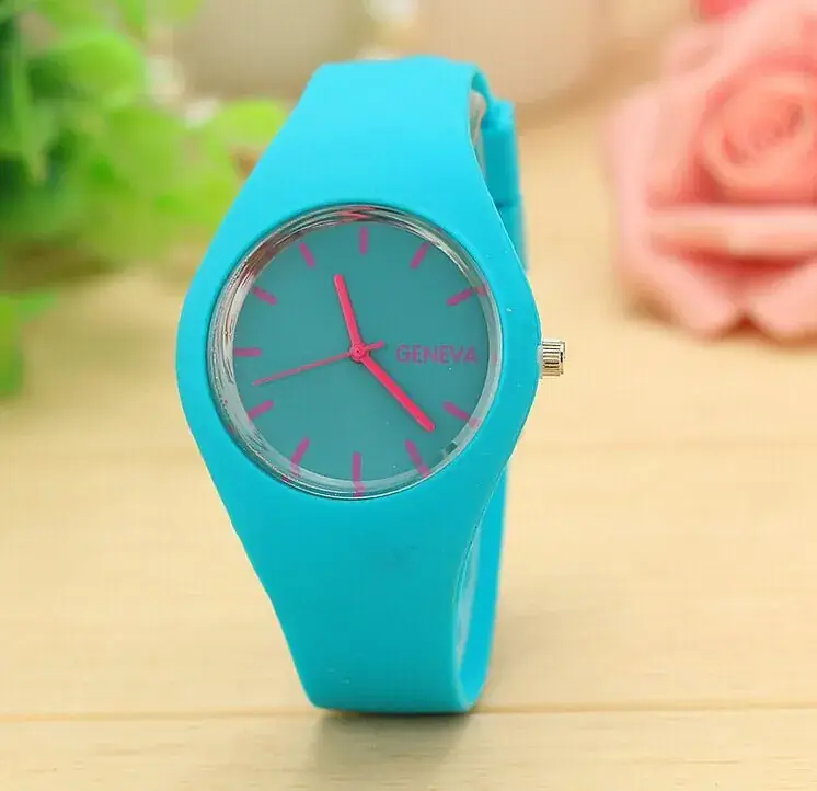 Purple Silicone Women's Quartz Watch with Blue Dial - Image 10
