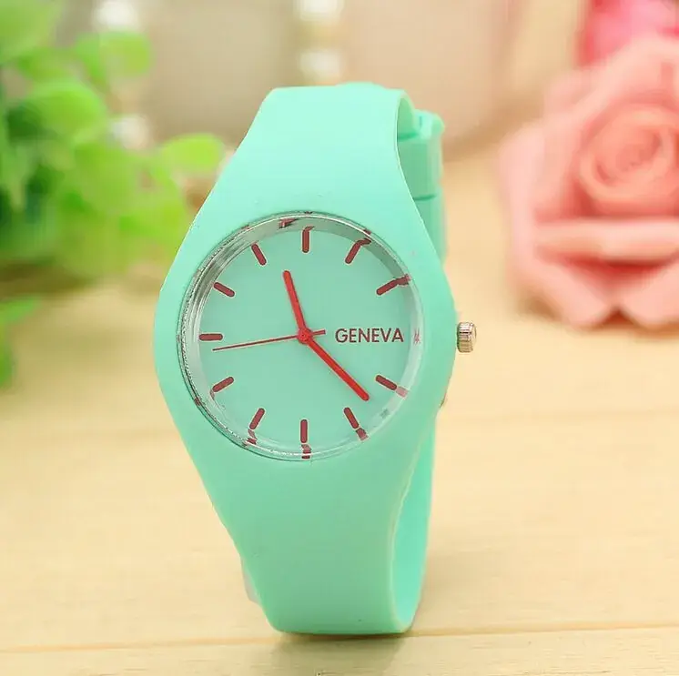 Purple Silicone Women's Quartz Watch with Blue Dial - Image 9