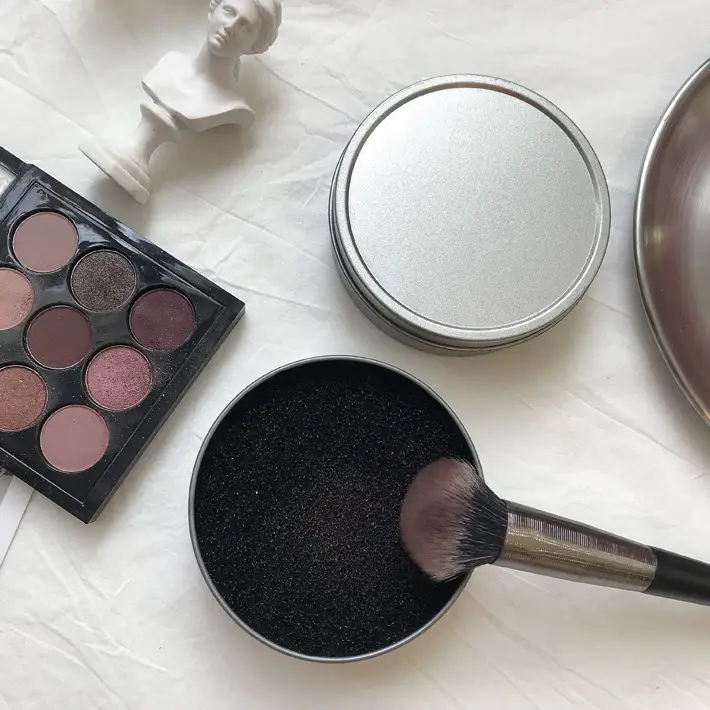 Portable Makeup Brush Cleaning Box for Eye Shadow - Image 6
