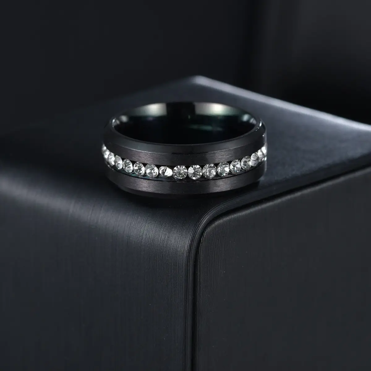 8mm Wide Single Row Full Diamond Zircon Ring — feature 10