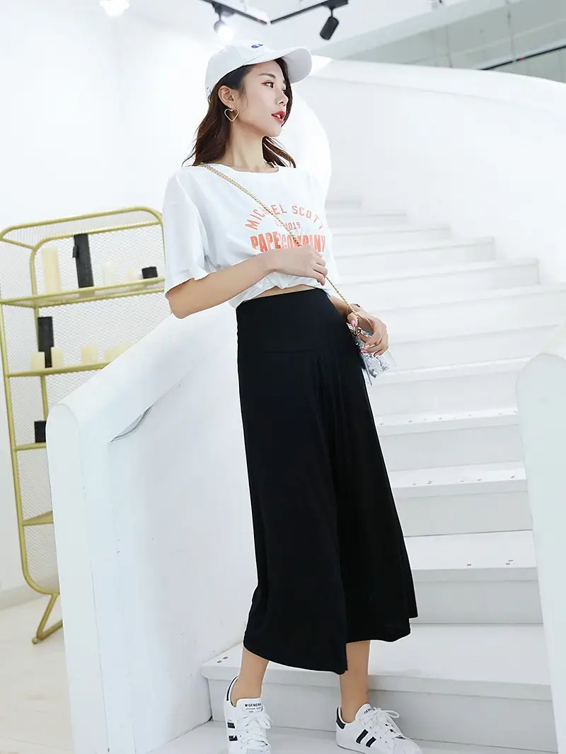 Women Wide Leg Cropped Navy Blue Pants - Image 9