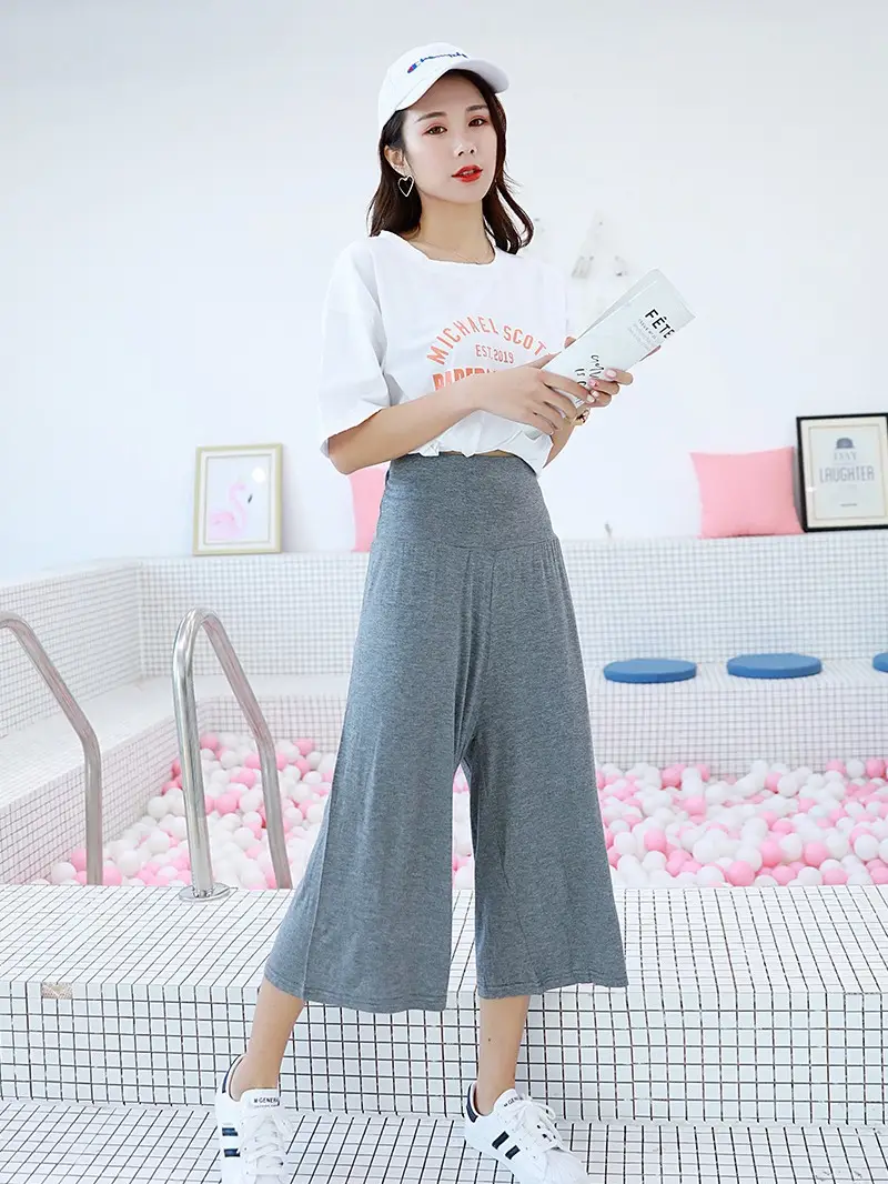 Women Wide Leg Cropped Navy Blue Pants - Image 10