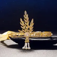 Red Rose Bridal Hair Comb with Gold Accents — feature 7