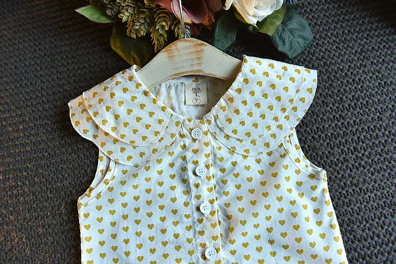 Girls' Red Polka Dot Summer Suit with Pleated Skirt — feature 10