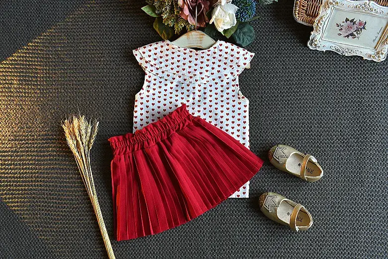 Girls' Red Polka Dot Summer Suit with Pleated Skirt — feature 20