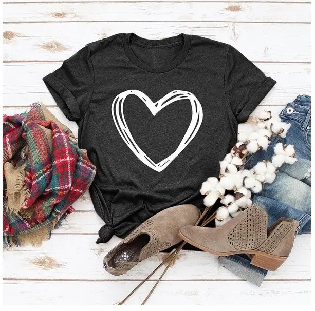 Black Heart Print T-Shirt for Women Casual Wear - Image 2