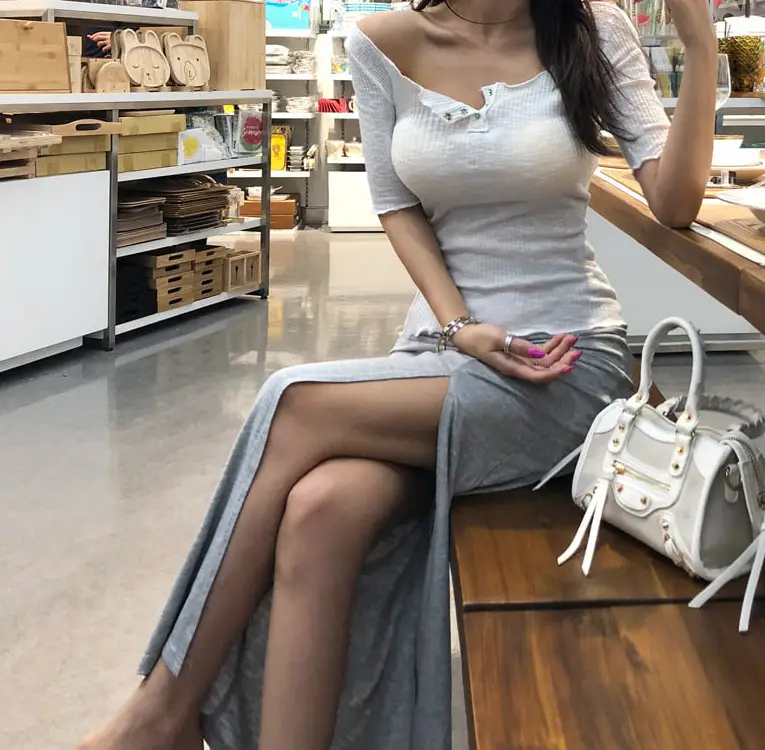 Korean Dongdaemun Low Cut Half Collar T-Shirt Women — feature 9