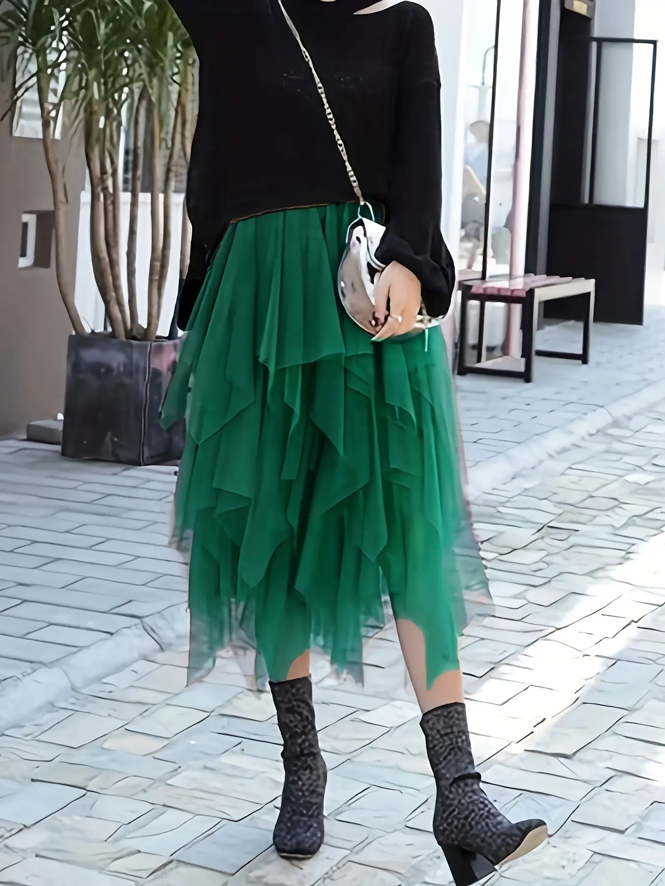 Black Multi-Layer Mesh Skirt Medium to XL - Image 2