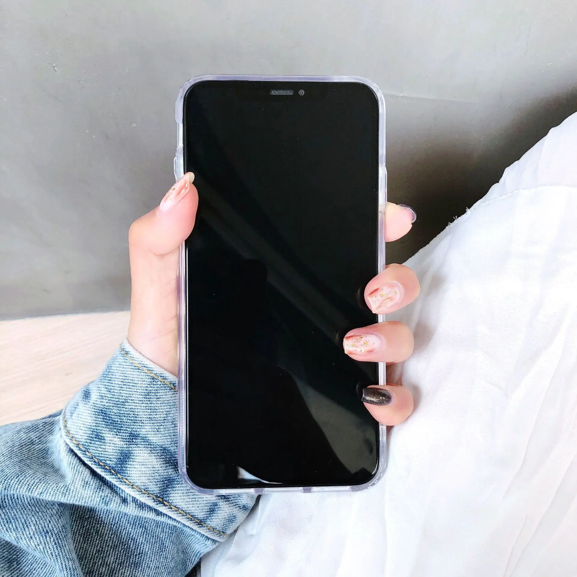 Transparent iPhone 17 Pro Max Anti-Drop Acrylic Case — feature 32