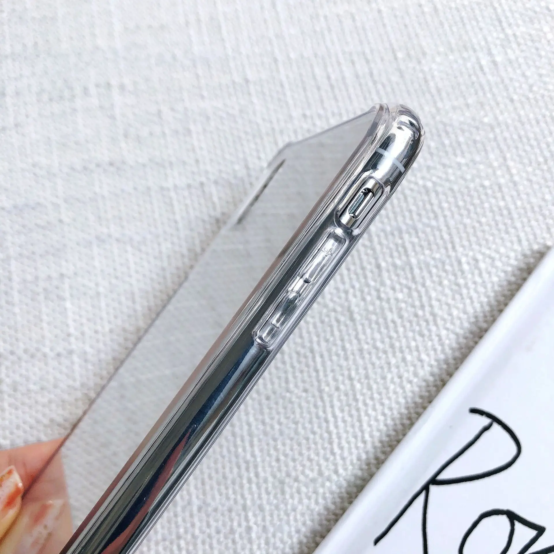 Transparent iPhone 17 Pro Max Anti-Drop Acrylic Case — feature 33