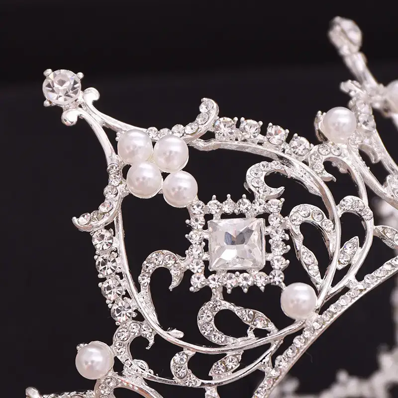 Baroque Bridal Crown with Square Diamond & Pearl Accents - Image 3