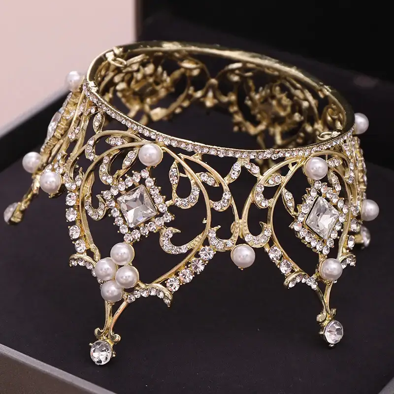 Baroque Bridal Crown with Square Diamond & Pearl Accents - Image 4