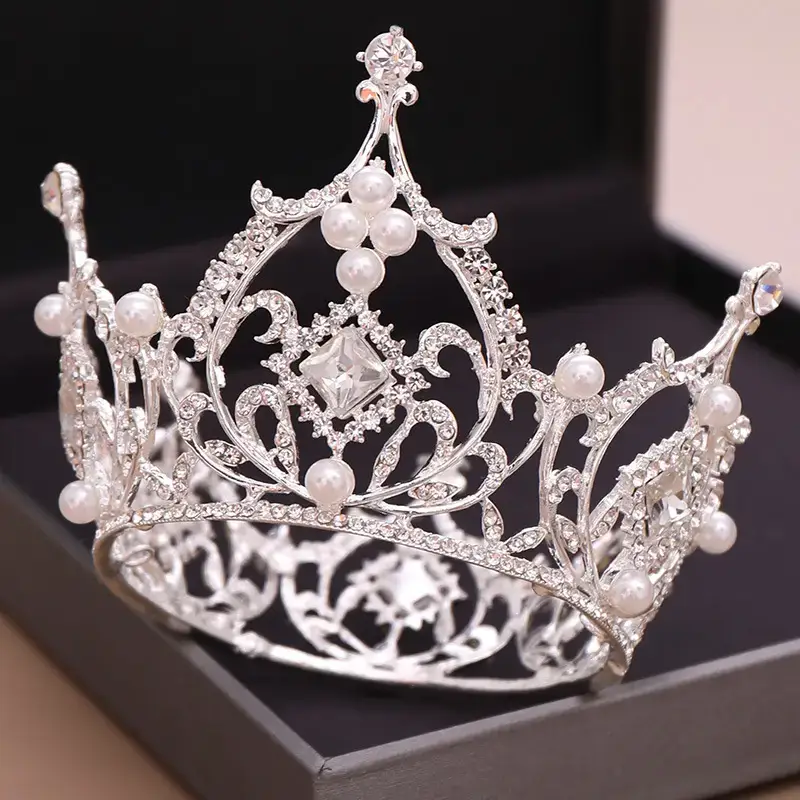 Baroque Bridal Crown with Square Diamond & Pearl Accents — feature 11