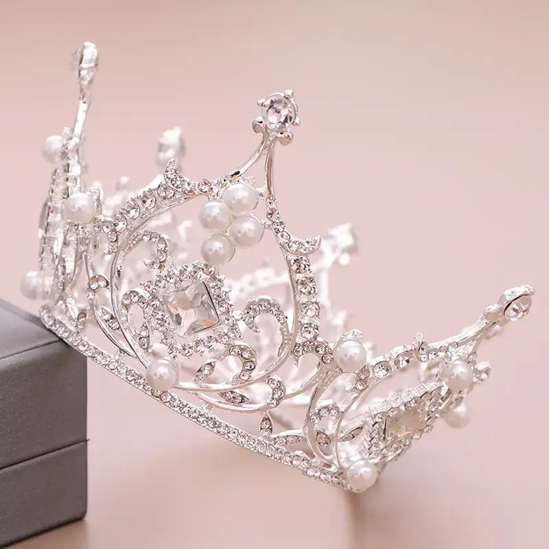 Baroque Bridal Crown with Square Diamond & Pearl Accents — feature 12